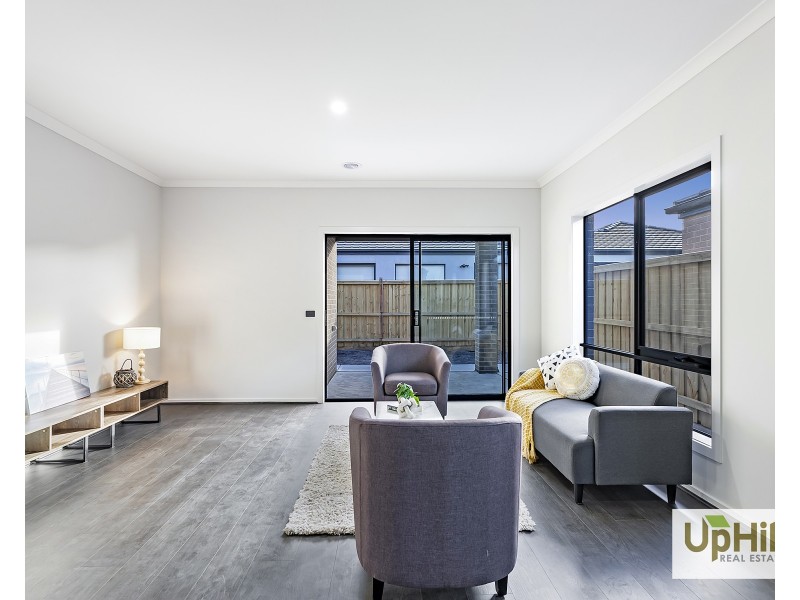 29 Tesaluke Avenue, Clyde North VIC 3978