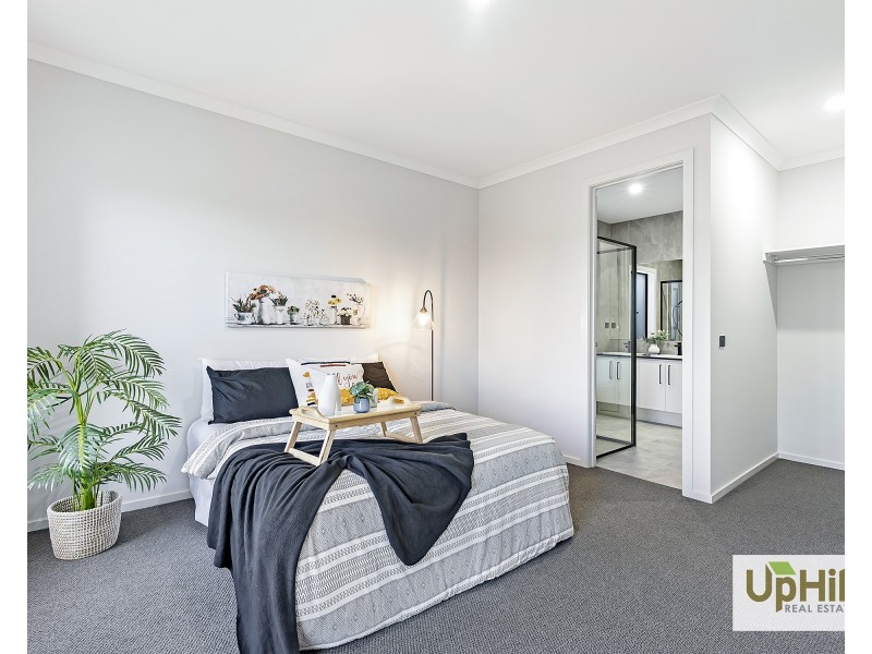 29 Tesaluke Avenue, Clyde North VIC 3978