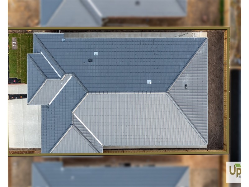 29 Tesaluke Avenue, Clyde North VIC 3978