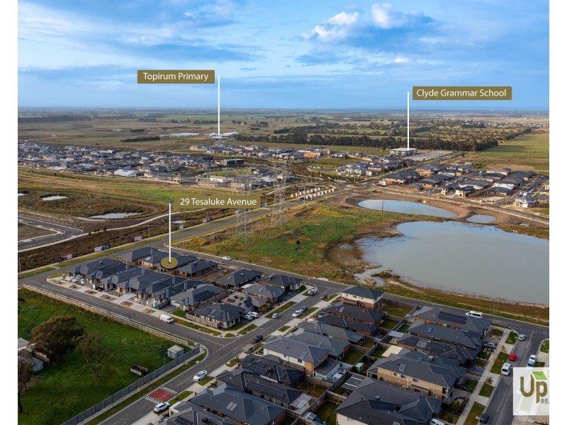 29 Tesaluke Avenue, Clyde North VIC 3978