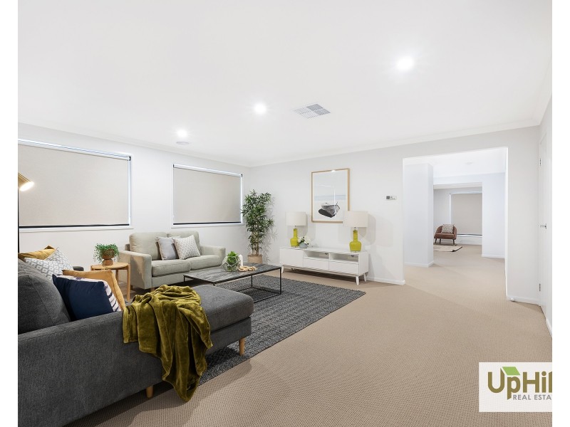 25 Burlina Boulevard, Clyde North VIC 3978