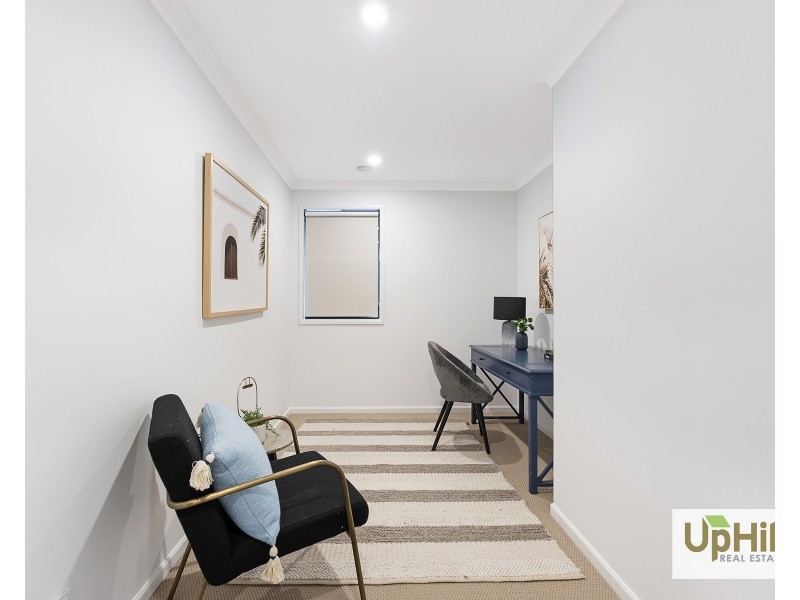 25 Burlina Boulevard, Clyde North VIC 3978