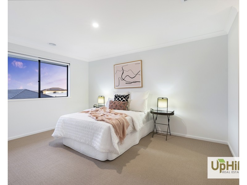 25 Burlina Boulevard, Clyde North VIC 3978