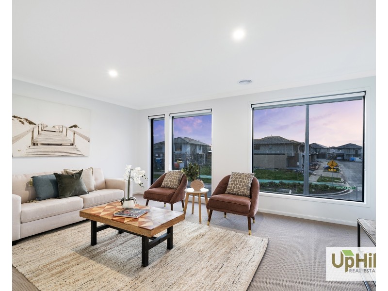 25 Burlina Boulevard, Clyde North VIC 3978