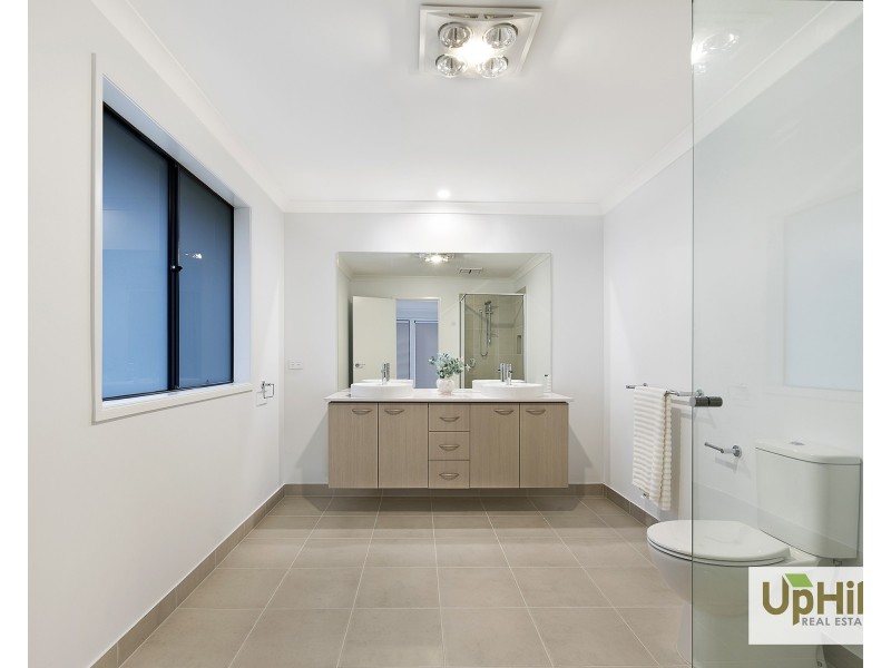 25 Burlina Boulevard, Clyde North VIC 3978