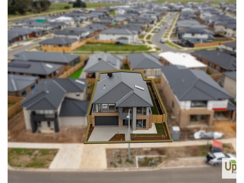 25 Burlina Boulevard, Clyde North VIC 3978