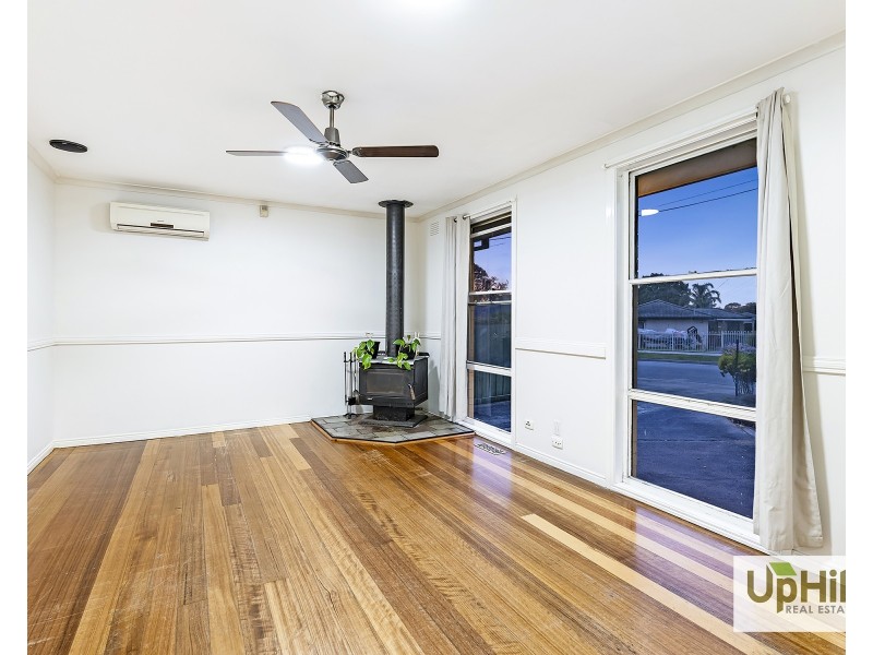 4 Valepark Crescent, Cranbourne VIC 3977