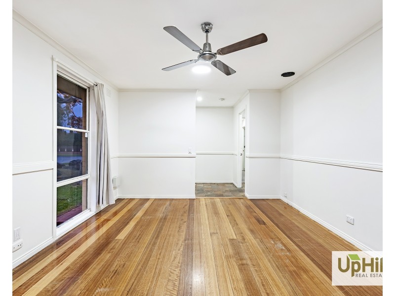 4 Valepark Crescent, Cranbourne VIC 3977