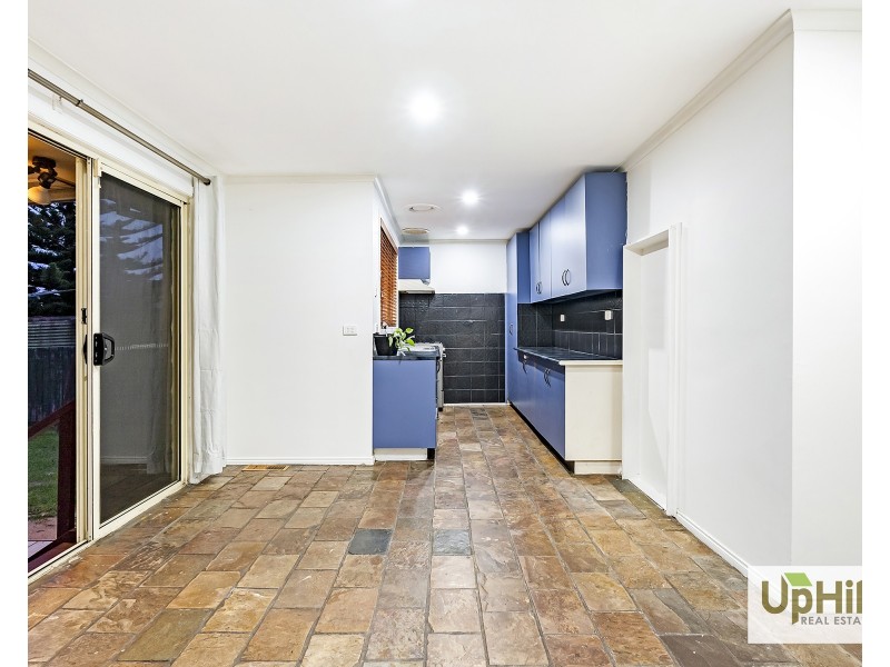4 Valepark Crescent, Cranbourne VIC 3977
