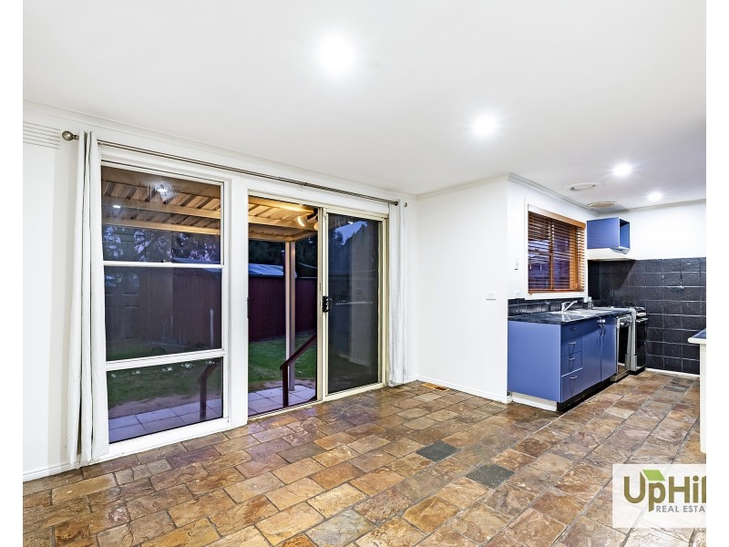 4 Valepark Crescent, Cranbourne VIC 3977