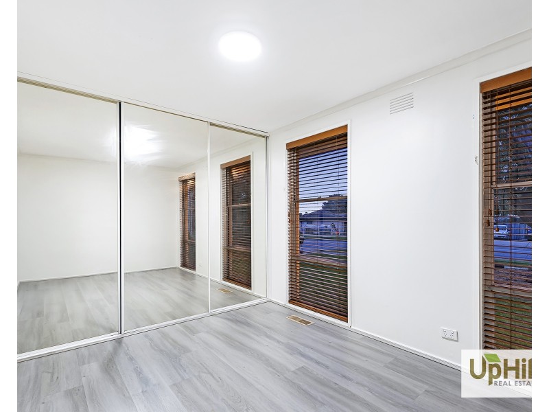 4 Valepark Crescent, Cranbourne VIC 3977