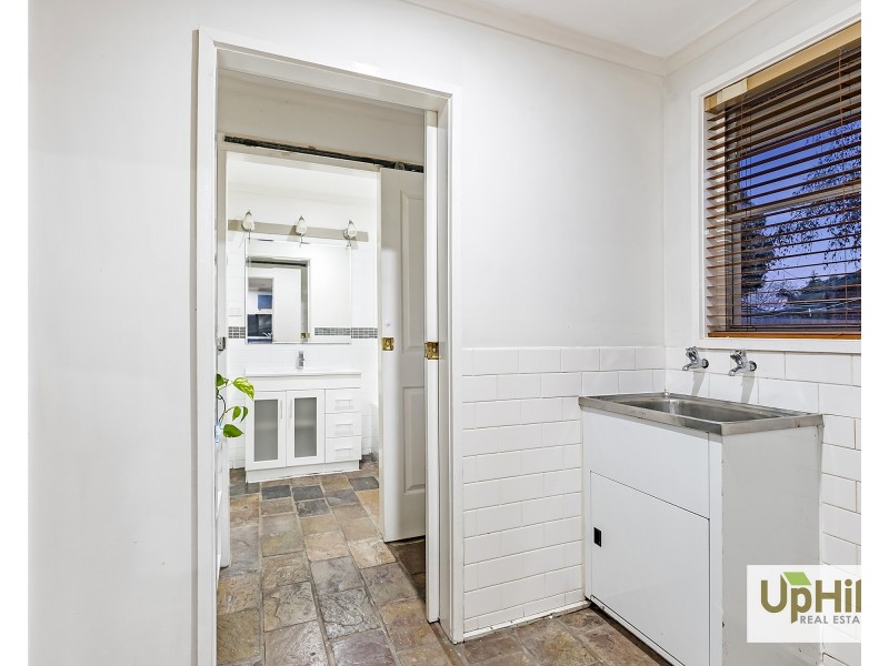 4 Valepark Crescent, Cranbourne VIC 3977