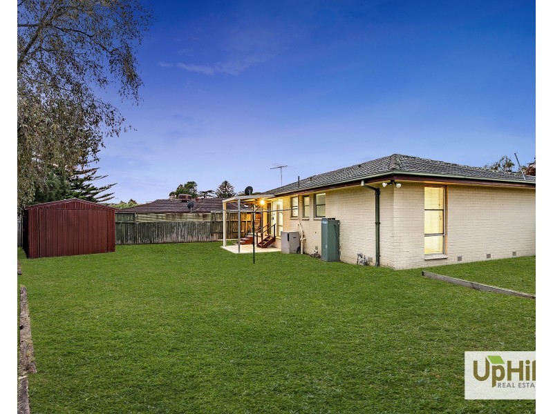 4 Valepark Crescent, Cranbourne VIC 3977