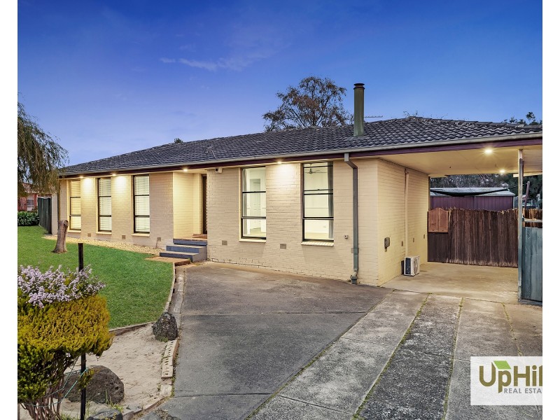 4 Valepark Crescent, Cranbourne VIC 3977