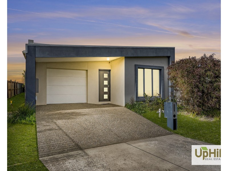 13 Nunkeri Court, Clyde North VIC 3978