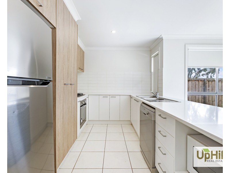 13 Nunkeri Court, Clyde North VIC 3978