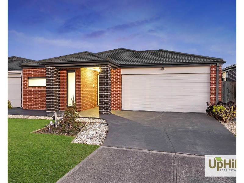 58 Skylark Boulevard, Clyde North VIC 3978
