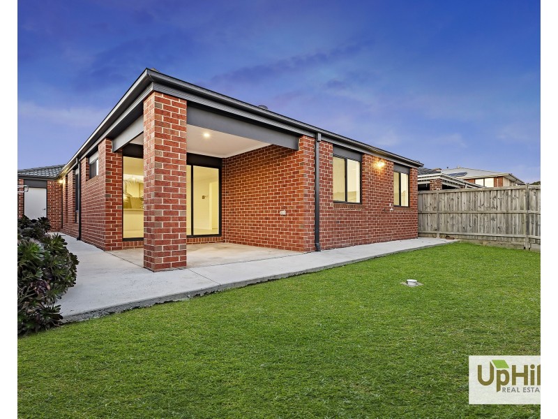 58 Skylark Boulevard, Clyde North VIC 3978