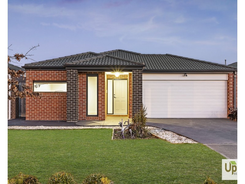 58 Skylark Boulevard, Clyde North VIC 3978