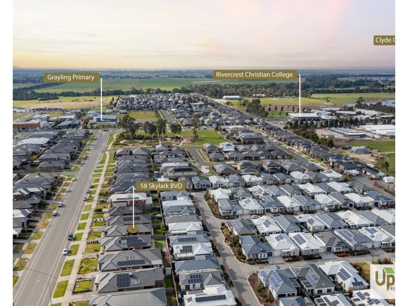 58 Skylark Boulevard, Clyde North VIC 3978