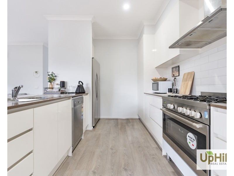 24 Highbury Road, Clyde North VIC 3978