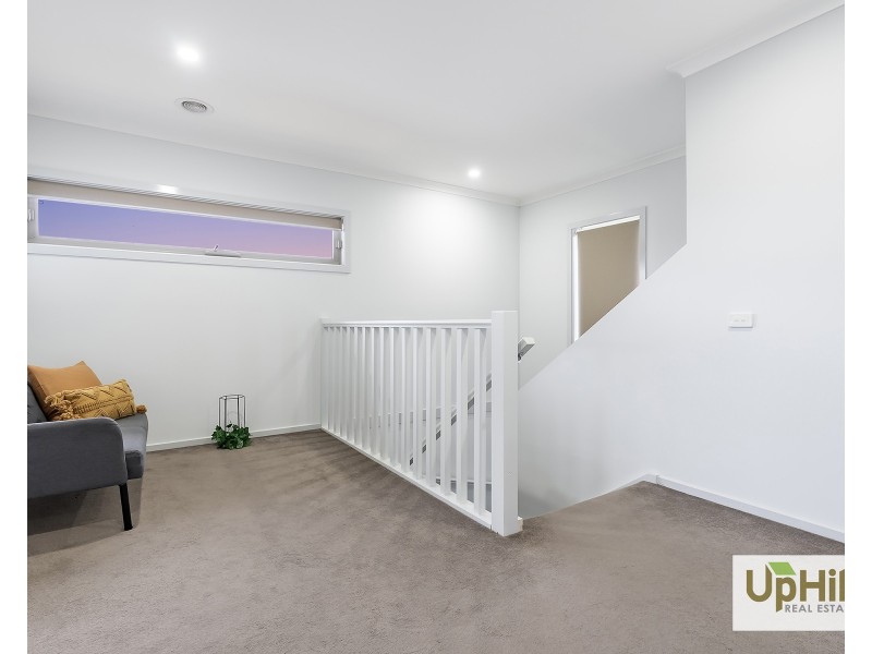 24 Highbury Road, Clyde North VIC 3978