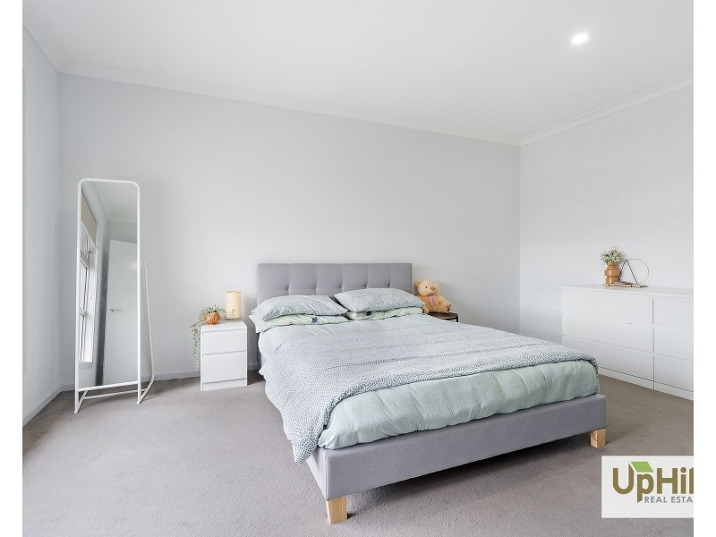 24 Highbury Road, Clyde North VIC 3978