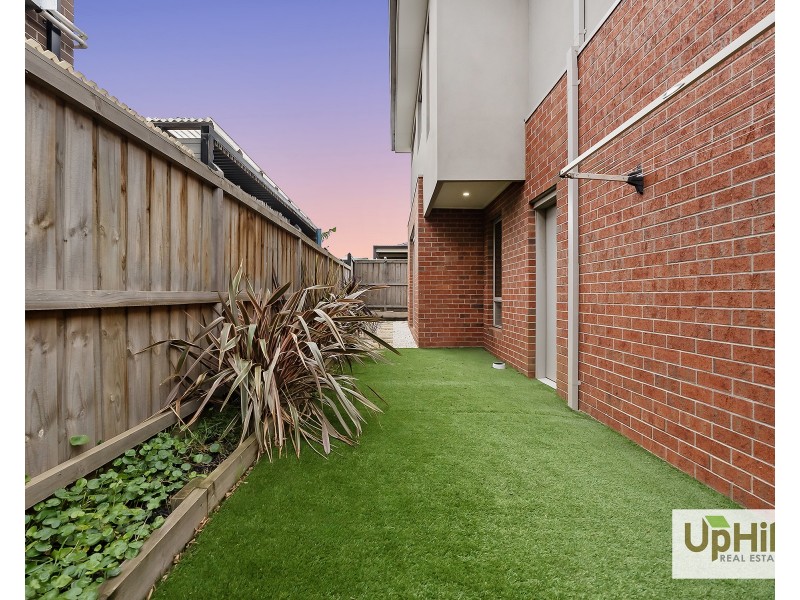 24 Highbury Road, Clyde North VIC 3978