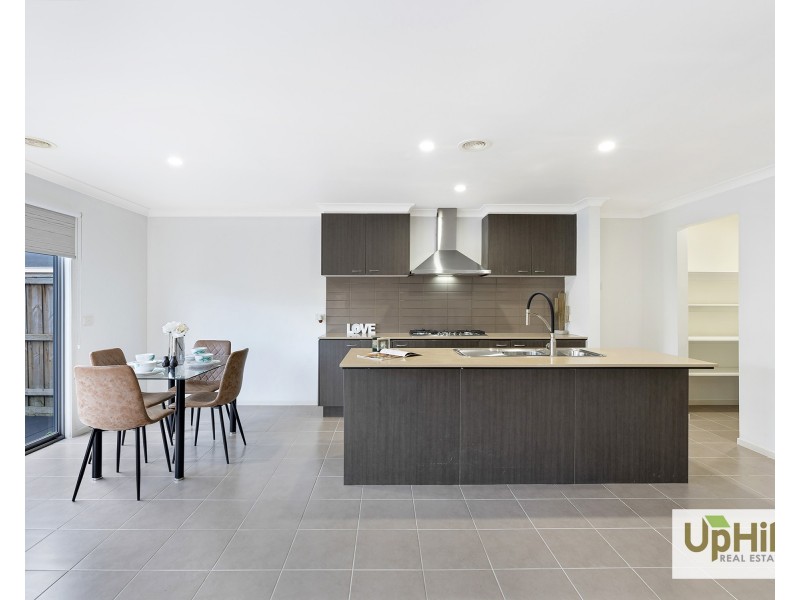 31 Pasadena Boulevard, Clyde VIC 3978
