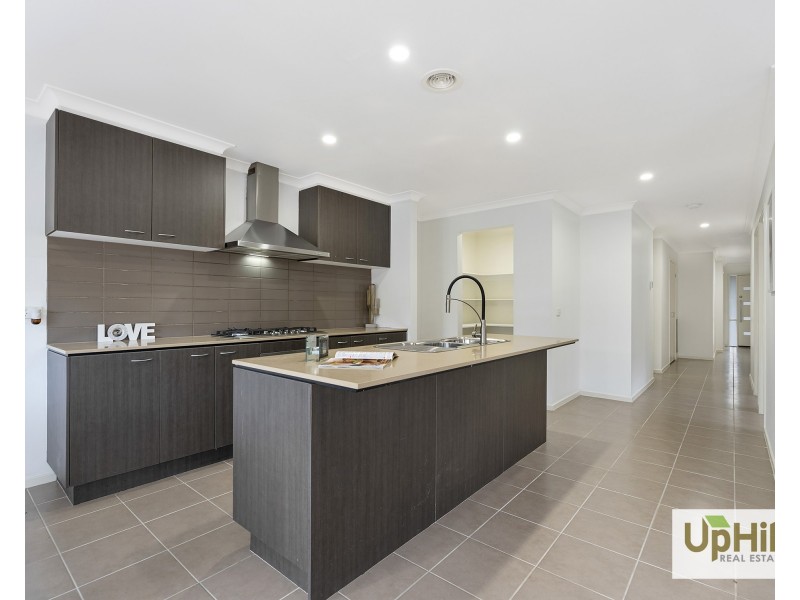 31 Pasadena Boulevard, Clyde VIC 3978