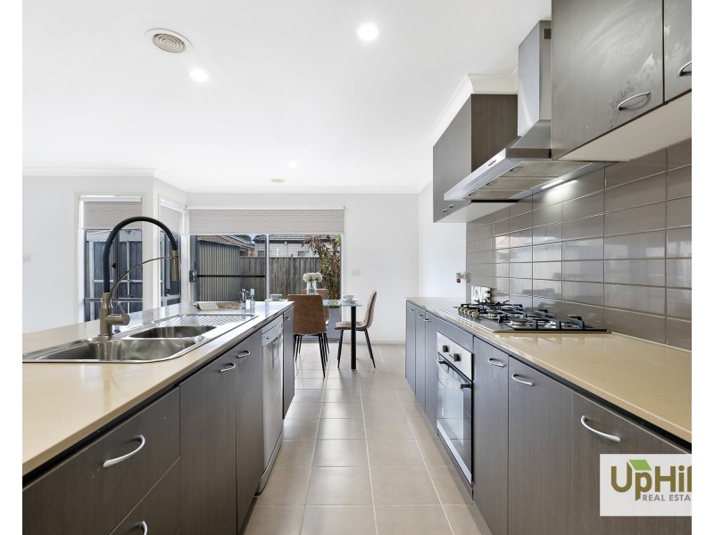 31 Pasadena Boulevard, Clyde VIC 3978