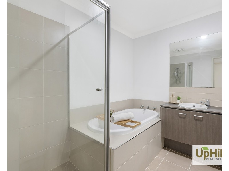 31 Pasadena Boulevard, Clyde VIC 3978