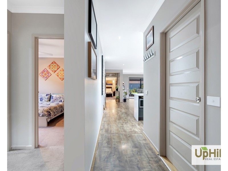 26 Bellhaven Circuit, Clyde North VIC 3978