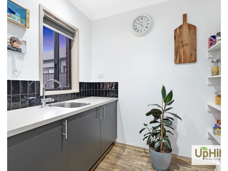 26 Bellhaven Circuit, Clyde North VIC 3978