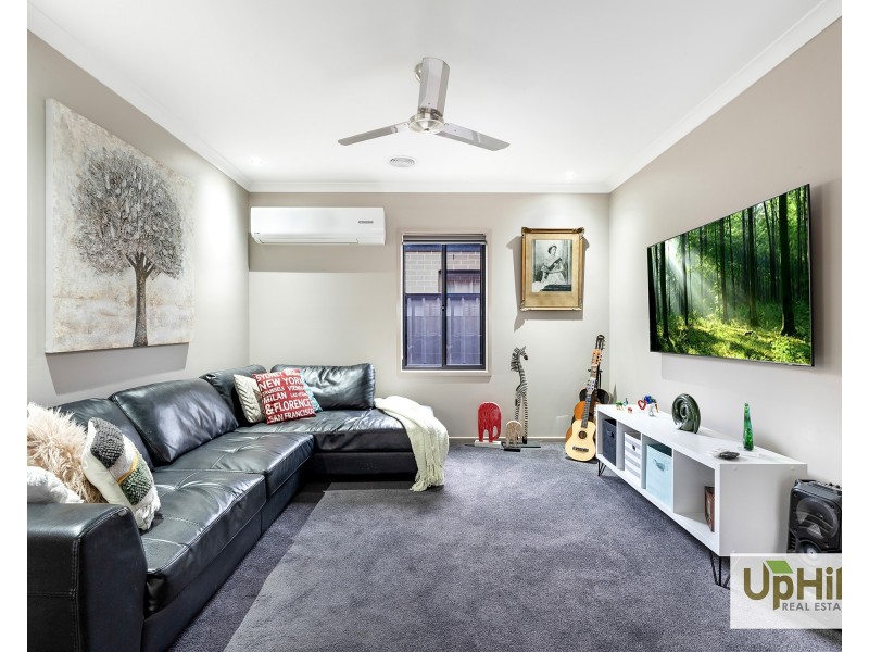 26 Bellhaven Circuit, Clyde North VIC 3978