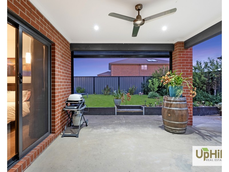 26 Bellhaven Circuit, Clyde North VIC 3978