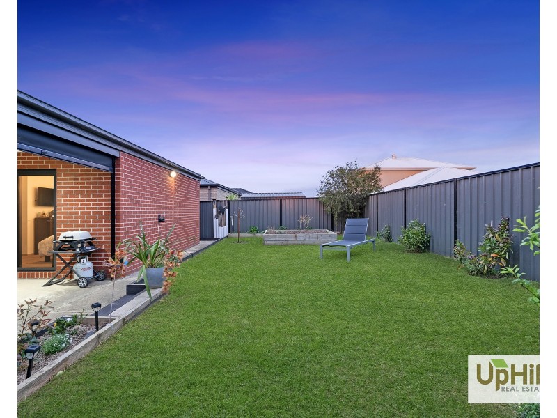26 Bellhaven Circuit, Clyde North VIC 3978