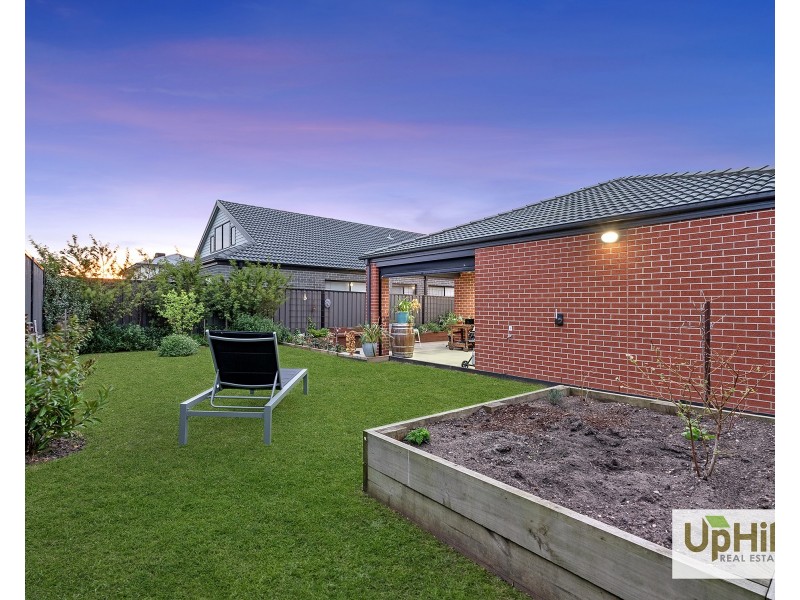 26 Bellhaven Circuit, Clyde North VIC 3978