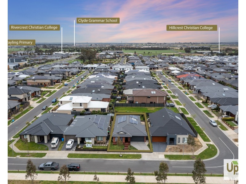 26 Bellhaven Circuit, Clyde North VIC 3978