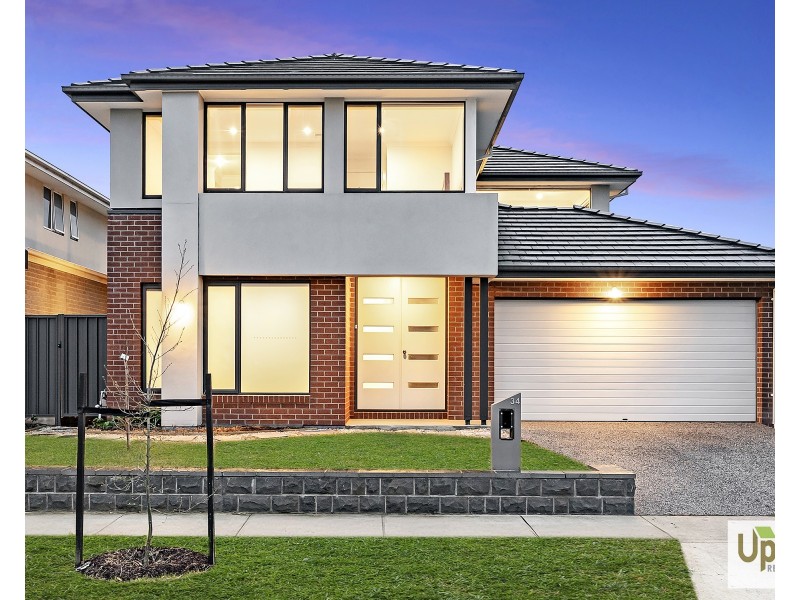 34 Carnelian Circuit, Clyde North VIC 3978