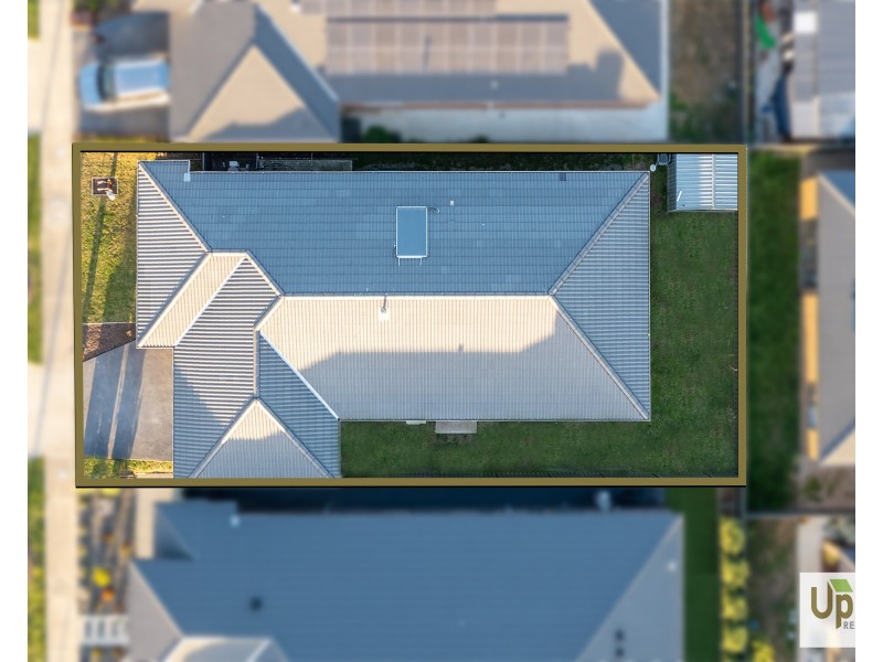 18 Vesna Avenue, Clyde North VIC 3978