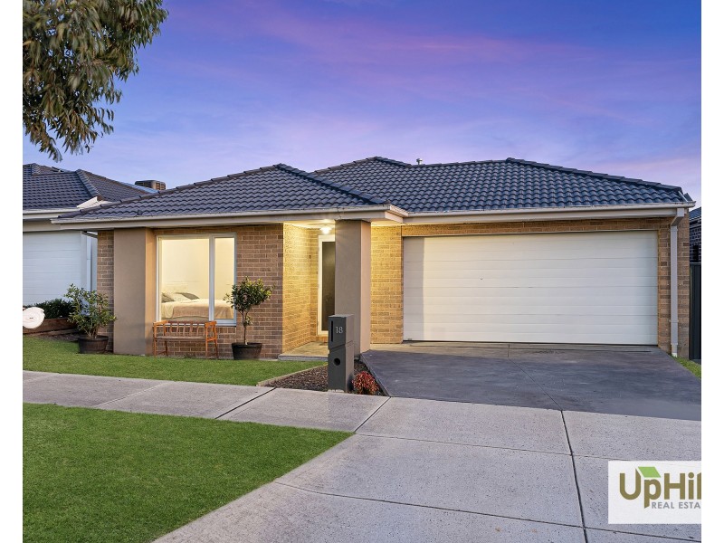 18 Vesna Avenue, Clyde North VIC 3978
