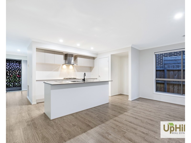 3 Sabot Street, Clyde North VIC 3978