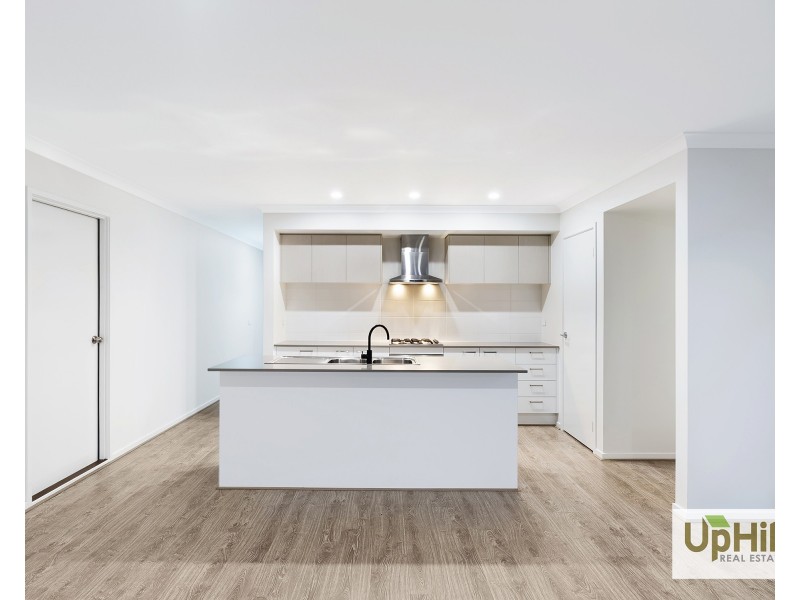 3 Sabot Street, Clyde North VIC 3978