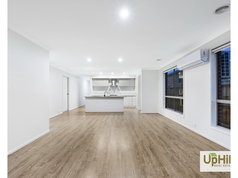 3 Sabot Street, Clyde North VIC 3978