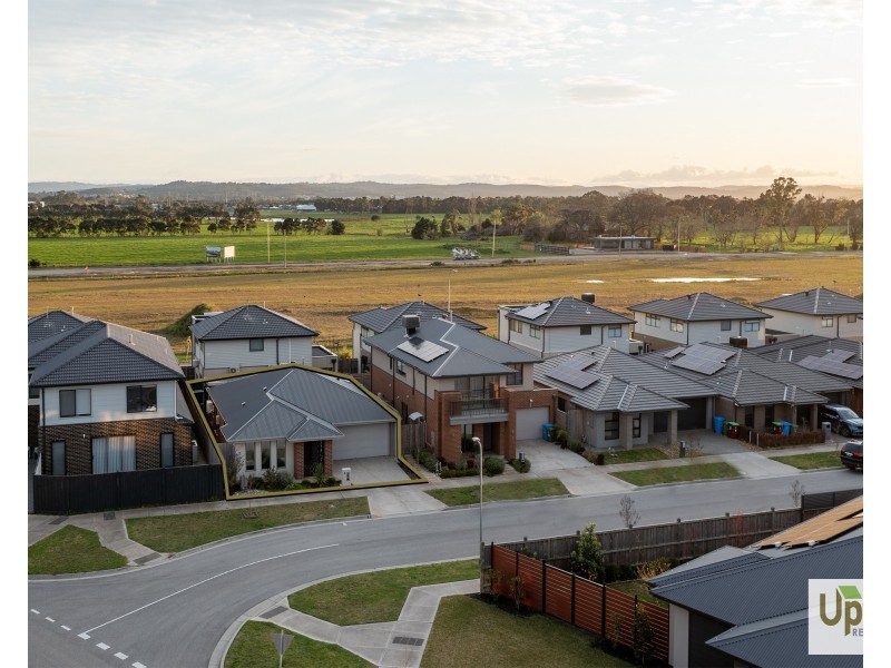 3 Sabot Street, Clyde North VIC 3978