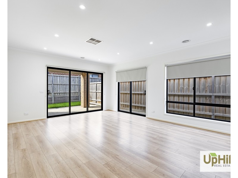 57 Stature Avenue, Clyde North VIC 3978