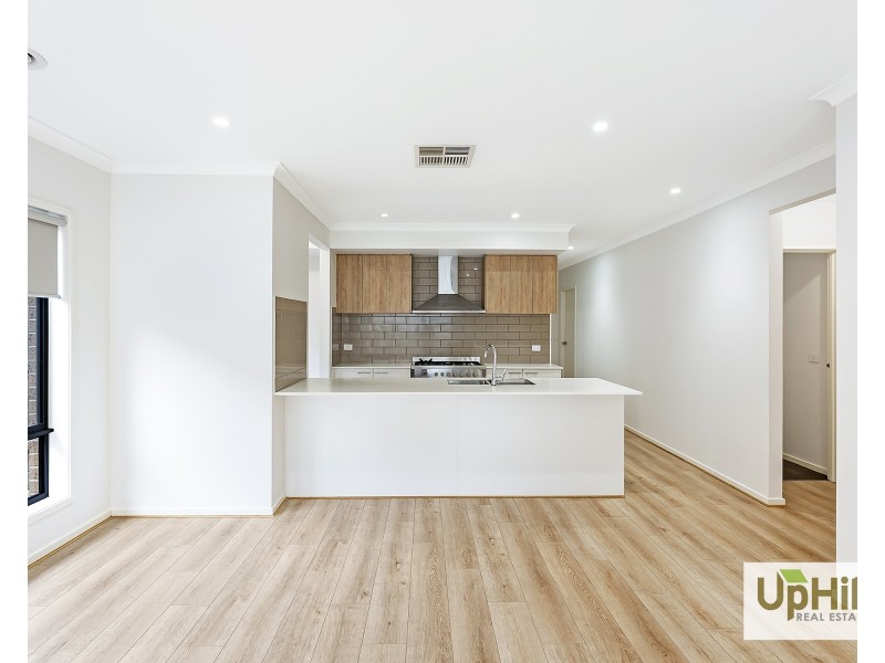 57 Stature Avenue, Clyde North VIC 3978