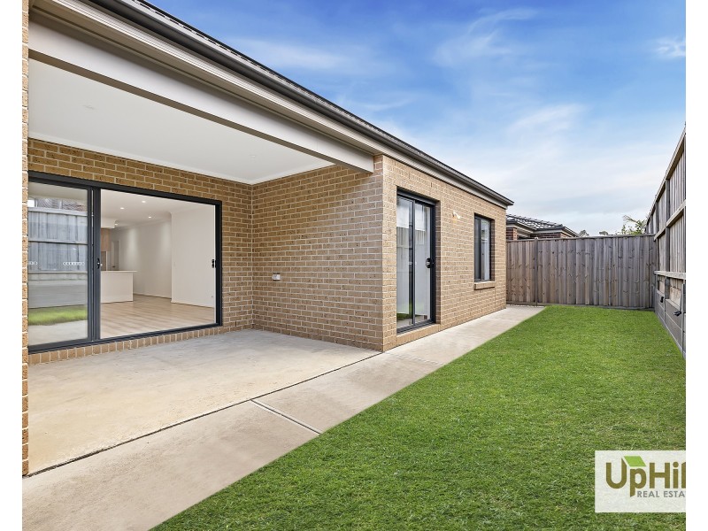 57 Stature Avenue, Clyde North VIC 3978