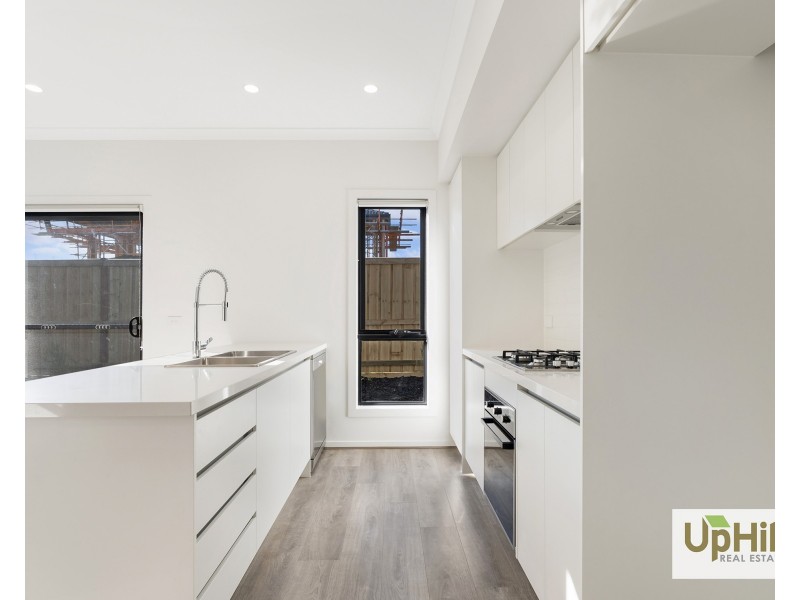 90 Plymouth Boulevard, Clyde North VIC 3978